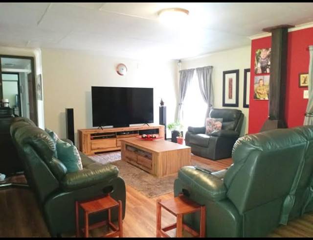 4 BEDROOM HOUSE FOR SALE IN COSMOSRAND